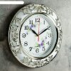 Часы настенные круглые объемный узор серебро на белой раме белой, на цифер фото 2