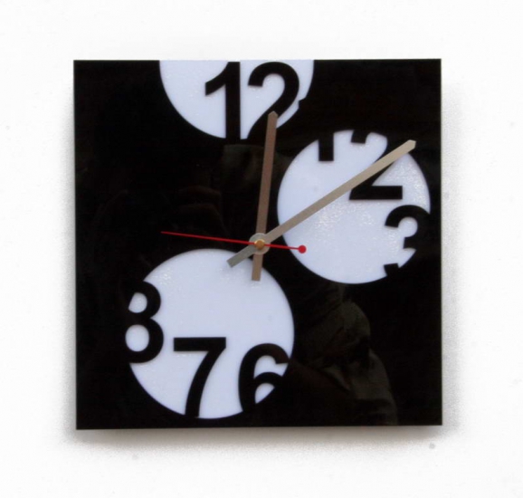 Красивые настенные часы Прятки cl129 26х26см фото 1